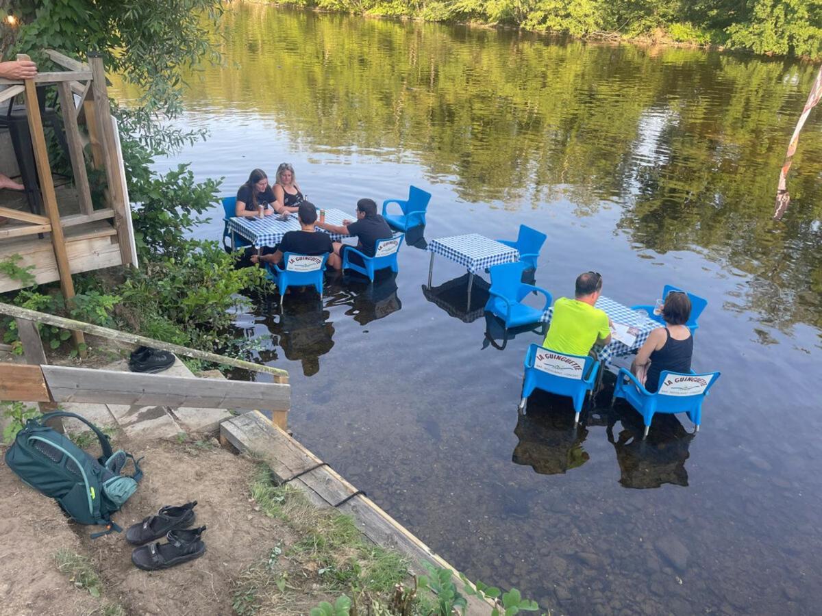 Tonneau Herbergement Insolite Au Camping Des Nieres Ebreuil Ngoại thất bức ảnh